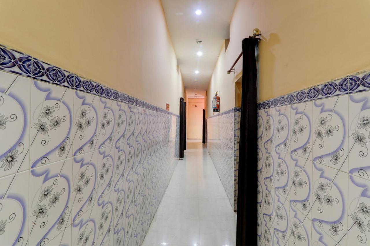 Hotel Oyo Suman Niwas Lucknow