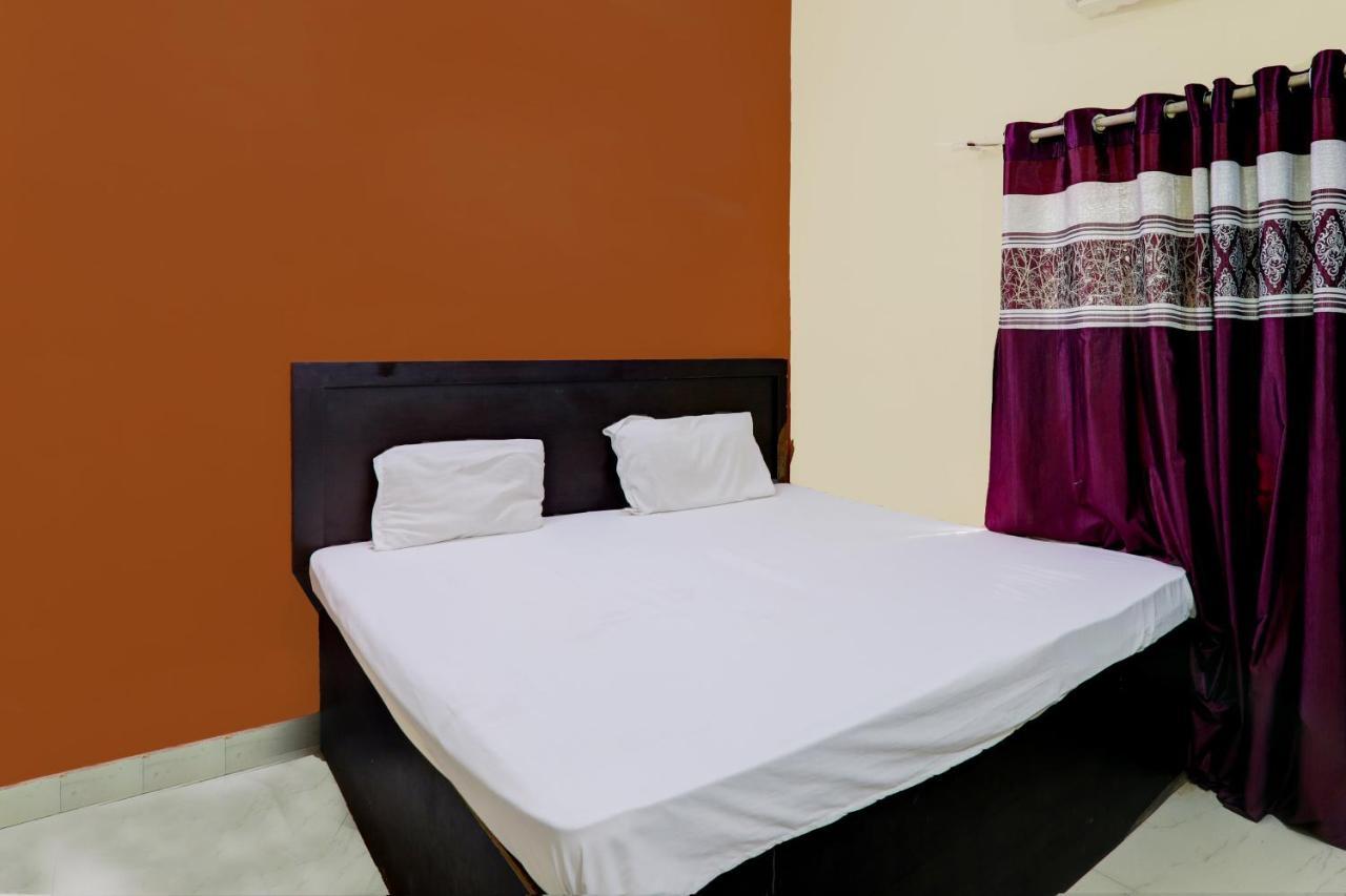 Hotel Oyo Suman Niwas Lucknow